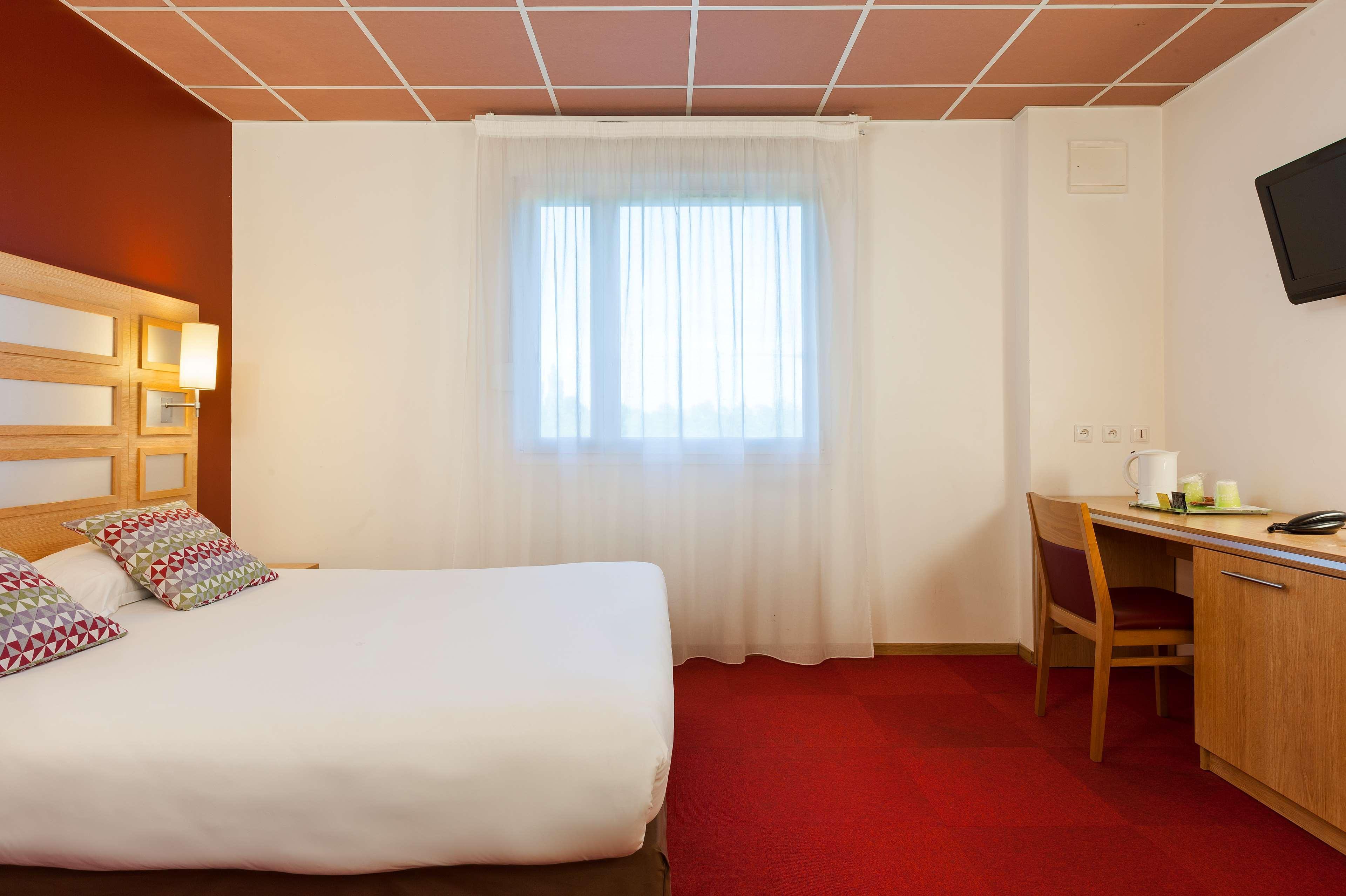 กัมปานีเล เมตซ์ นอร์ ตาลอง Hotel Talange ภายนอก รูปภาพ
