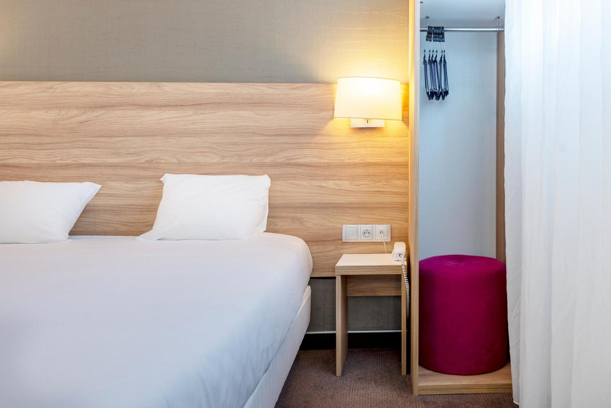 กัมปานีเล เมตซ์ นอร์ ตาลอง Hotel Talange ภายนอก รูปภาพ