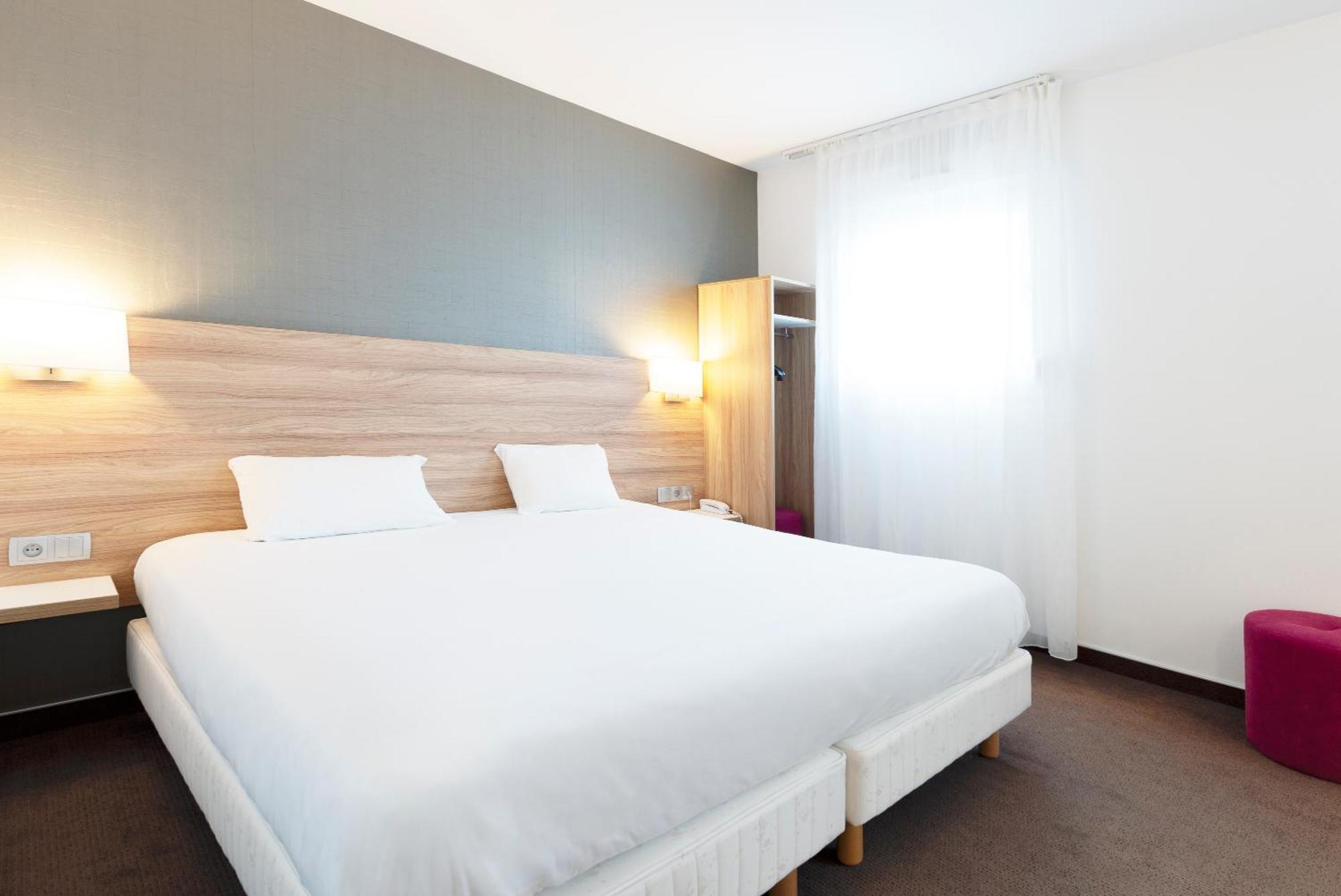 กัมปานีเล เมตซ์ นอร์ ตาลอง Hotel Talange ภายนอก รูปภาพ