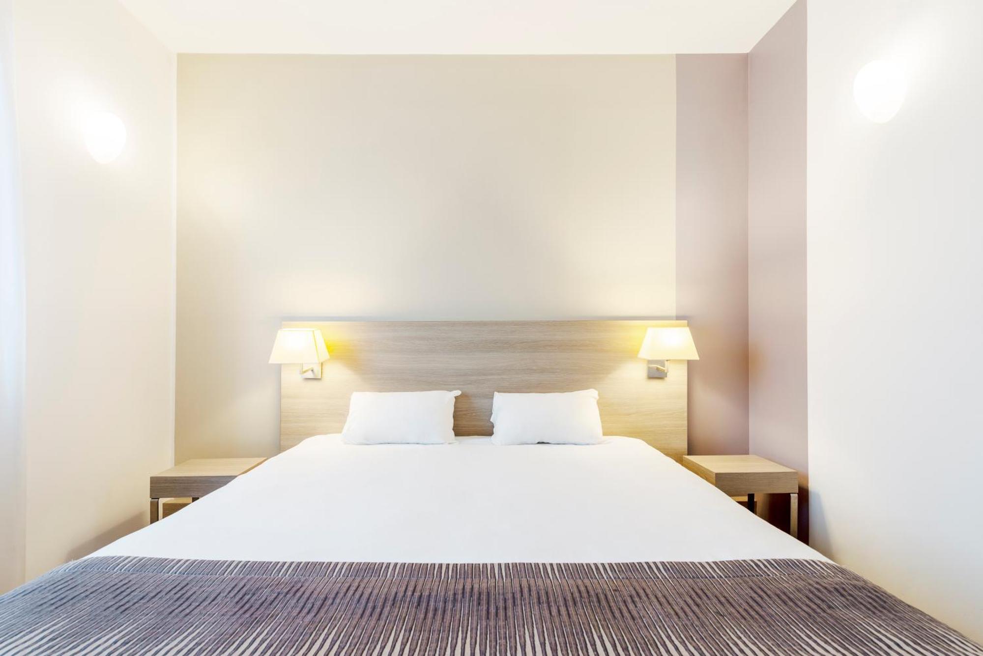 กัมปานีเล เมตซ์ นอร์ ตาลอง Hotel Talange ภายนอก รูปภาพ