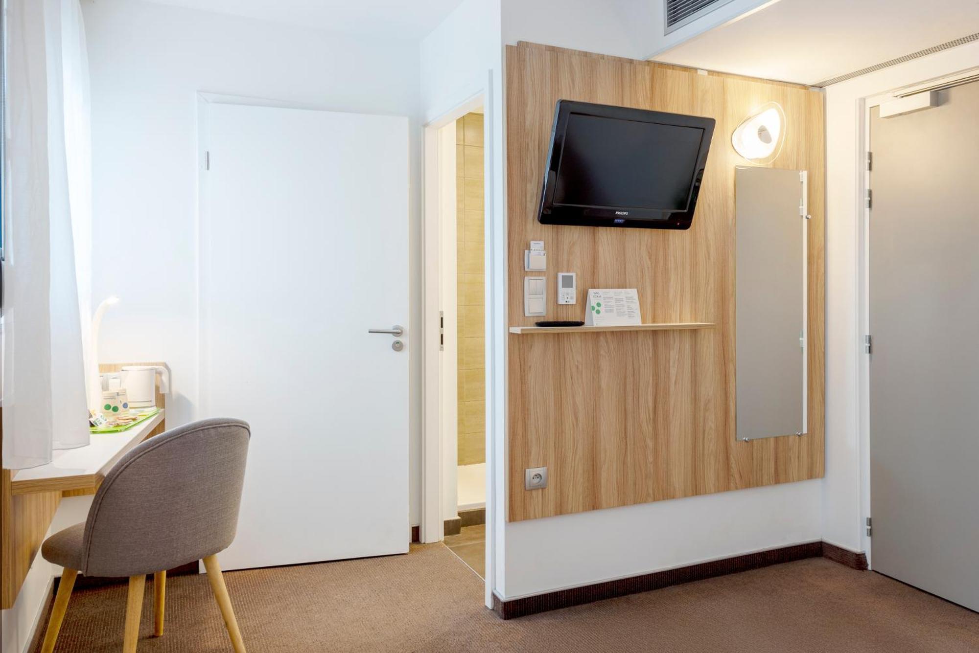 กัมปานีเล เมตซ์ นอร์ ตาลอง Hotel Talange ภายนอก รูปภาพ